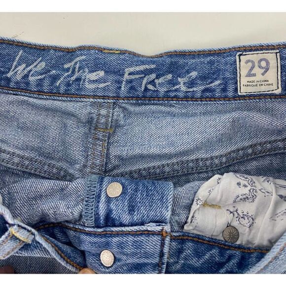 We The Free High Rise Distressed Jean Shorts Mom Shorts High Waist - Size 29 - Picture 7 of 9